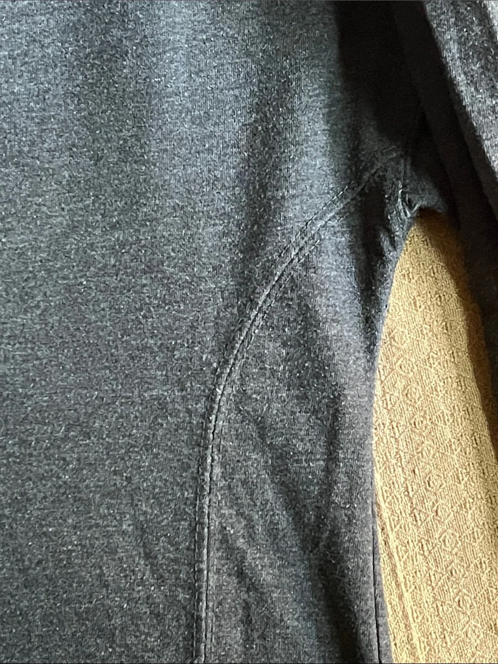 Ogúnquit Maine Men's Long-Sleeve shirt - Charcoal Heather with Teal Print